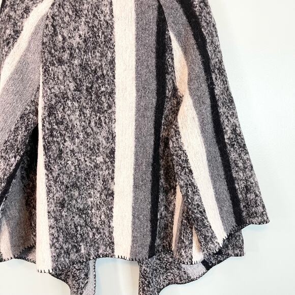ZARA Women's Gray Stripe Outerwear Knit Wool Open Front Poncho Cape Medium NWT - Picture 3 of 9